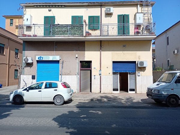negozio in affitto ad Aprilia
