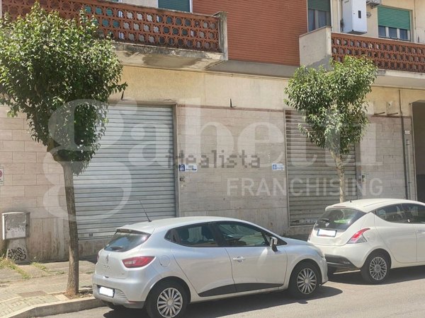 locale commerciale in affitto ad Aprilia