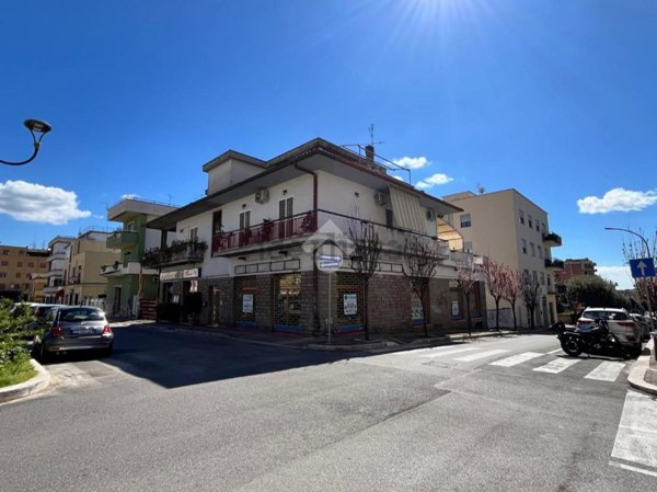 negozio in affitto ad Aprilia