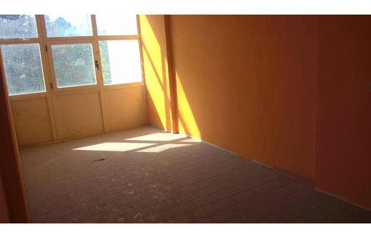 locale commerciale in affitto ad Aprilia