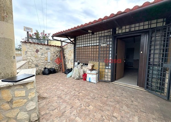 negozio in affitto ad Aprilia