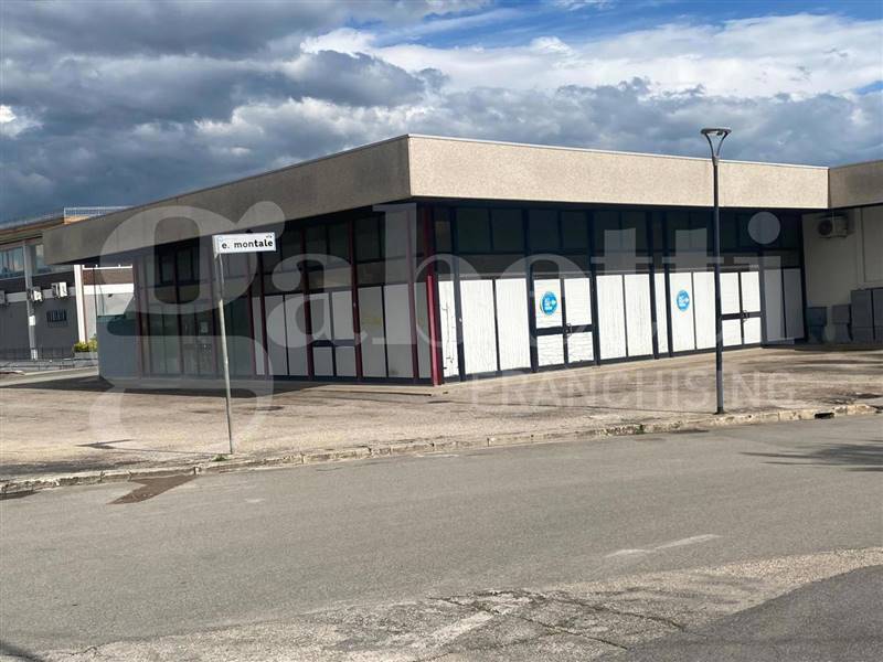 negozio in affitto ad Aprilia