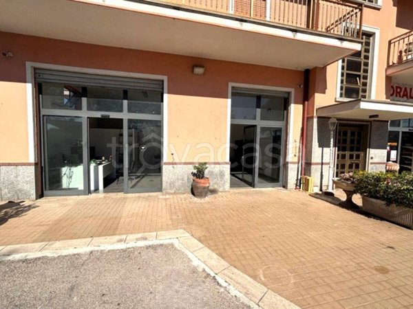 negozio in affitto ad Aprilia in zona Campoverde