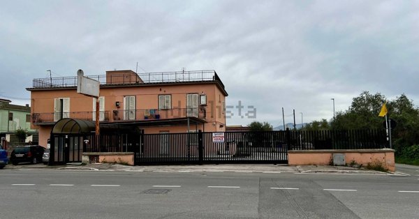 locale commerciale in affitto ad Aprilia