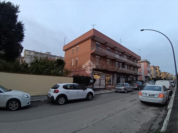 locale commerciale in affitto ad Aprilia