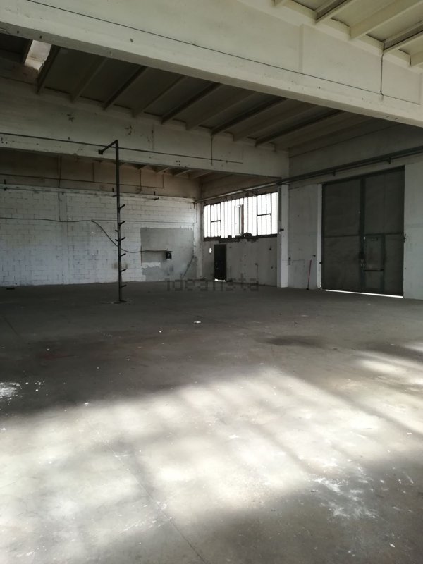 capannone in affitto ad Aprilia