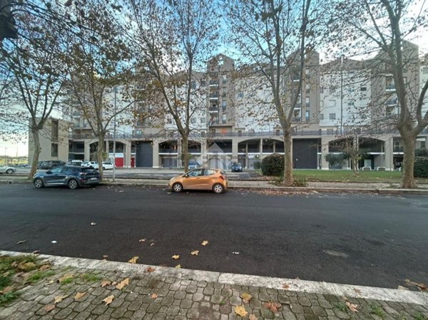 negozio in affitto ad Aprilia