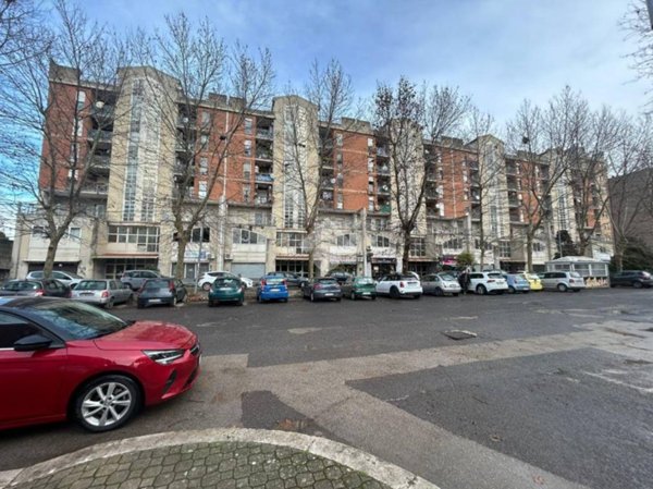 negozio in affitto ad Aprilia