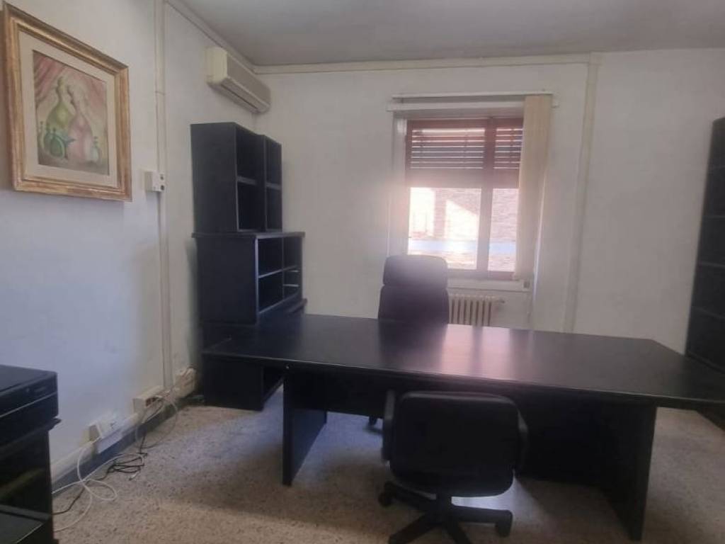 ufficio in affitto ad Aprilia
