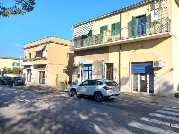 negozio in affitto ad Aprilia