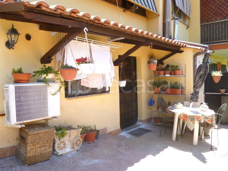 appartamento in affitto ad Aprilia in zona Casalazzara