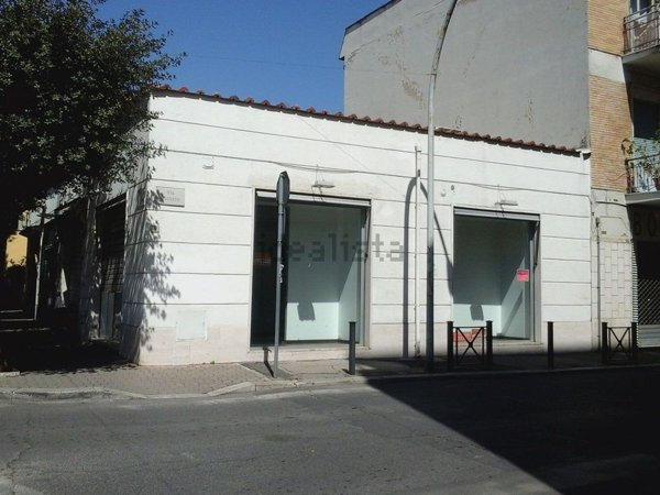 locale commerciale in affitto ad Aprilia