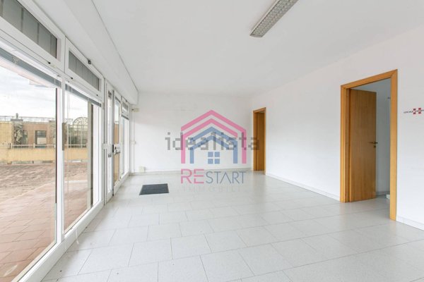 locale commerciale in affitto ad Aprilia