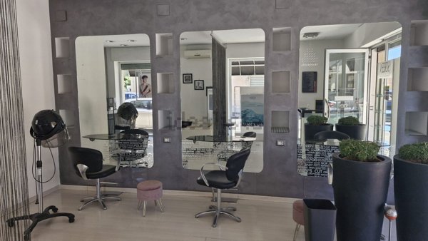 locale commerciale in affitto ad Aprilia