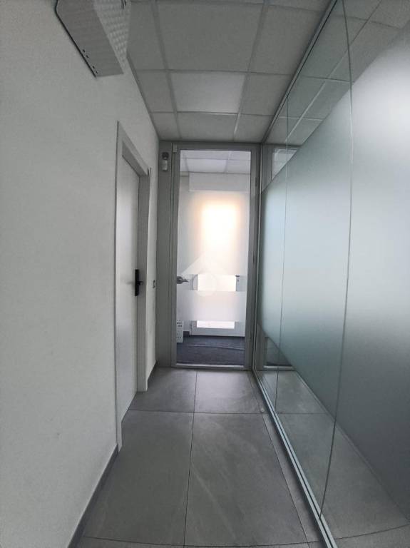 ufficio in affitto ad Aprilia