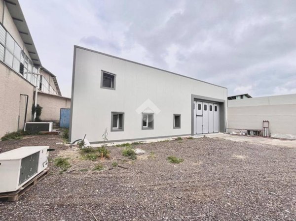 locale commerciale in affitto ad Aprilia