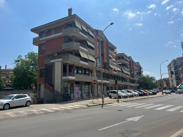 locale commerciale in affitto ad Aprilia