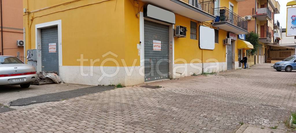 negozio in affitto ad Aprilia