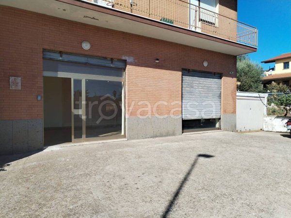 locale commerciale in affitto ad Aprilia