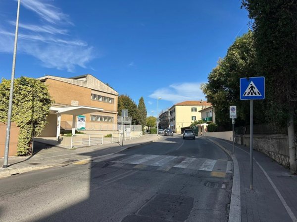 negozio in affitto a Cisterna di Latina