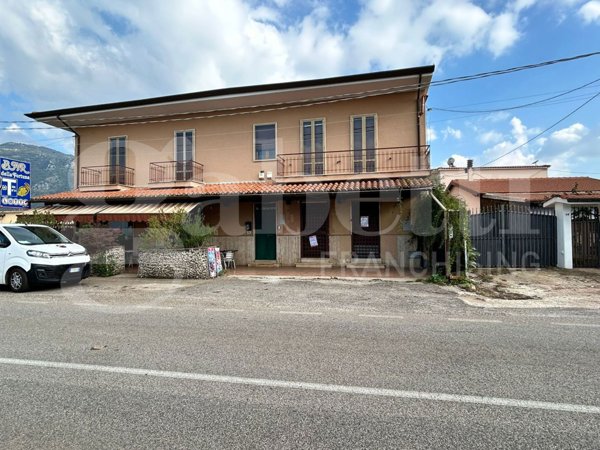 locale commerciale in affitto a Cisterna di Latina