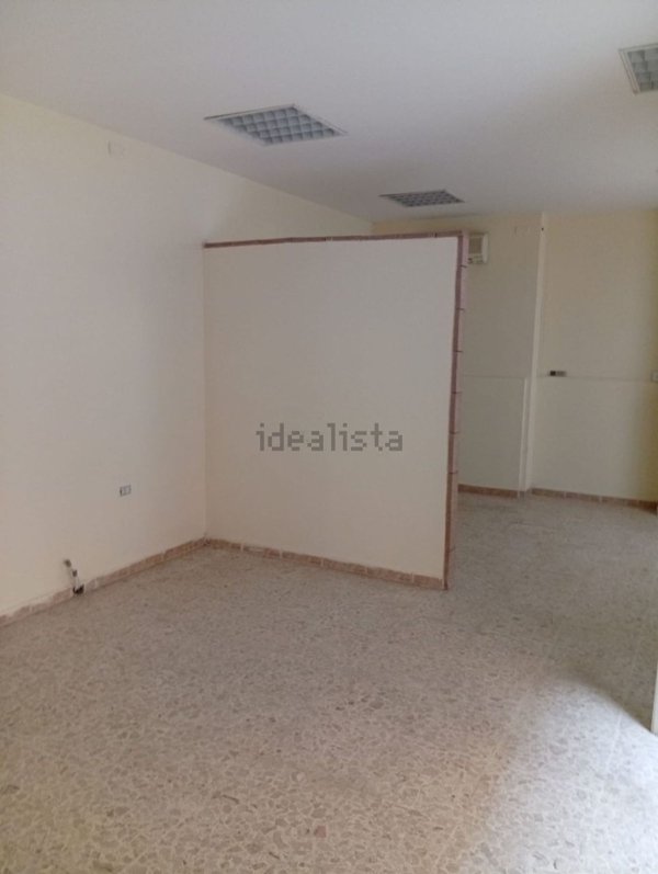 locale commerciale in affitto a Cisterna di Latina