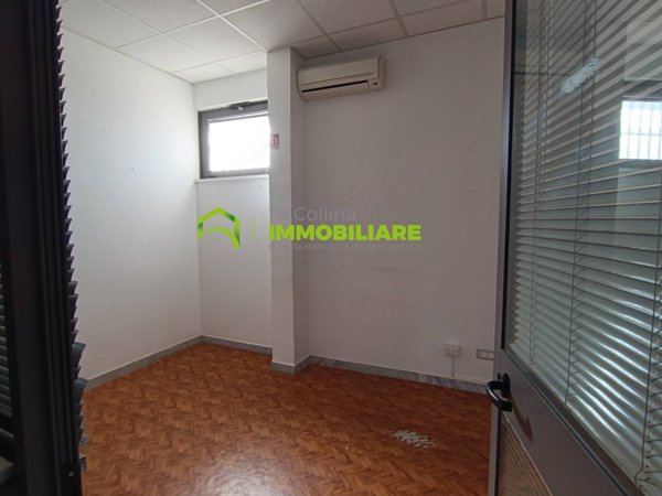 locale commerciale in affitto a Cisterna di Latina