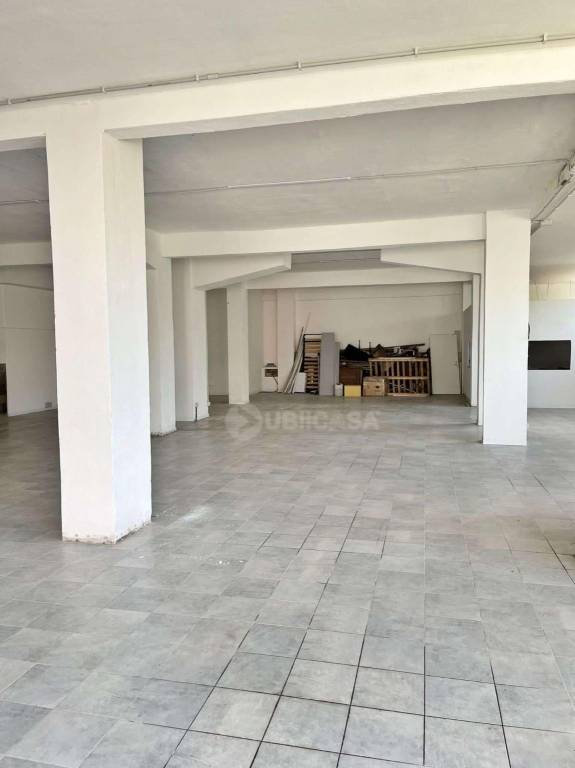 locale commerciale in affitto a Cisterna di Latina