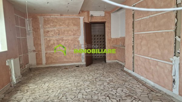locale commerciale in affitto a Cisterna di Latina