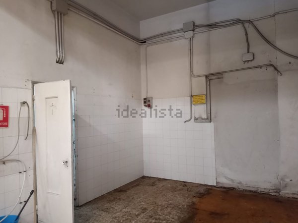 locale commerciale in affitto a Cisterna di Latina