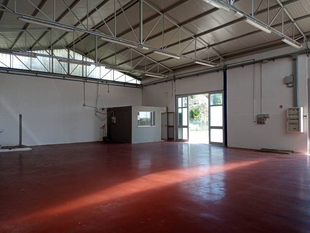 negozio in affitto a Cisterna di Latina