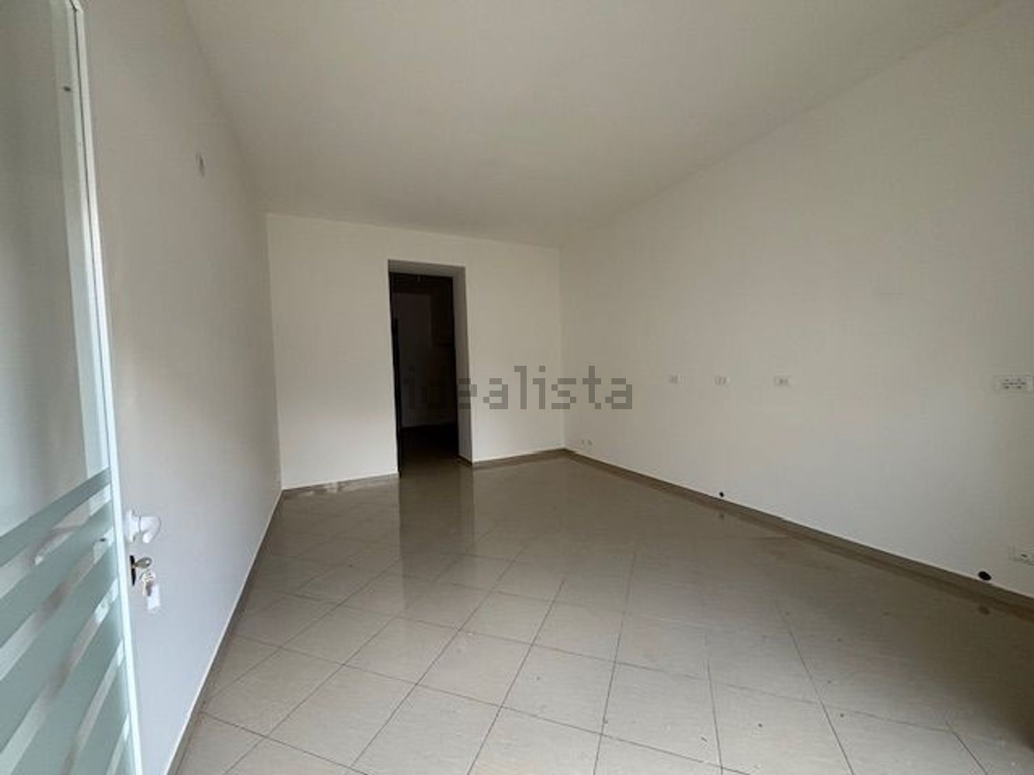 locale commerciale in affitto a Cisterna di Latina