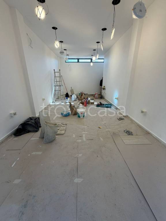 negozio in affitto a Cisterna di Latina