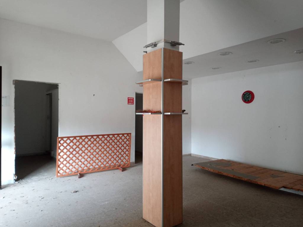 negozio in affitto a Cisterna di Latina