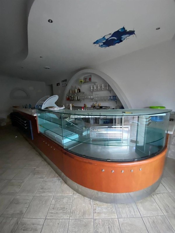 locale commerciale in affitto a Cisterna di Latina