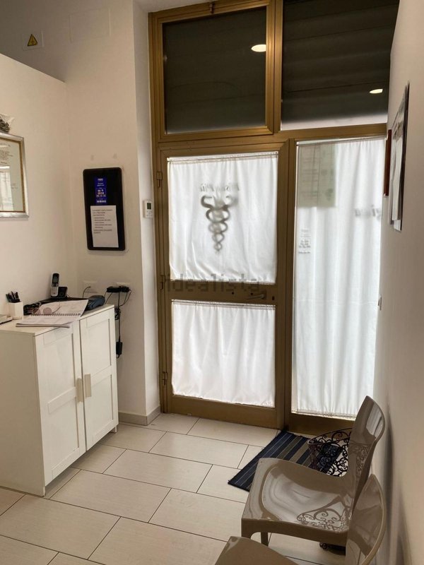 locale commerciale in affitto a Cori