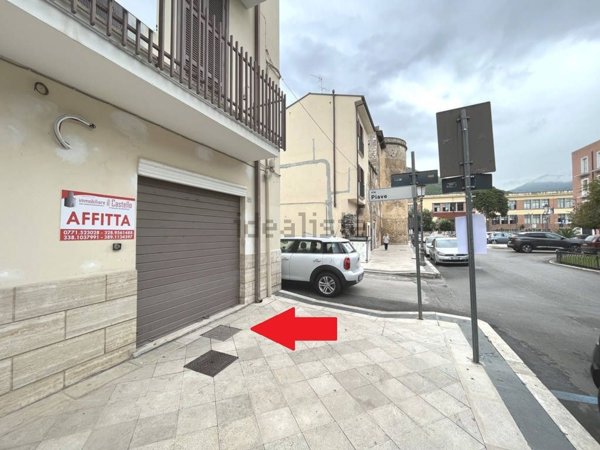 locale commerciale in affitto a Fondi