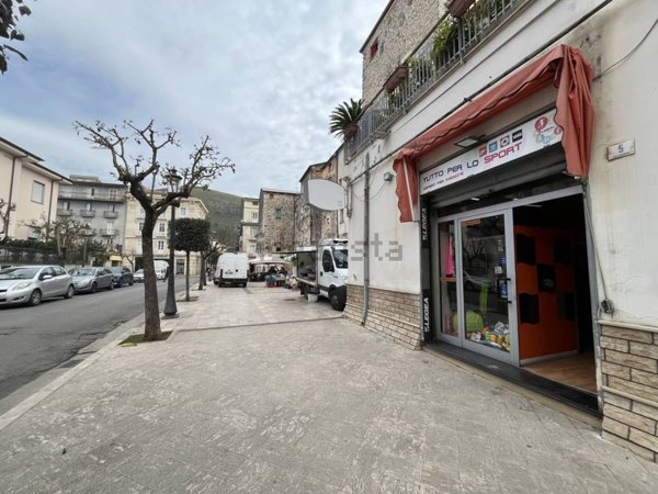 locale commerciale in affitto a Fondi