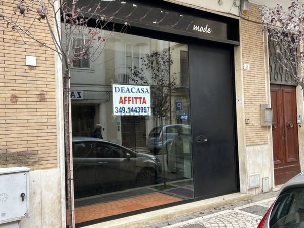 locale commerciale in affitto a Fondi