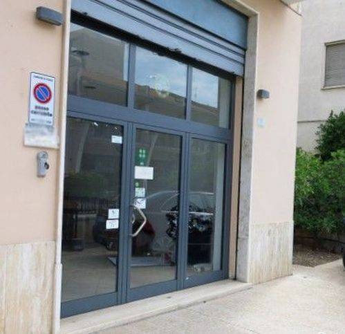 negozio in affitto a Fondi
