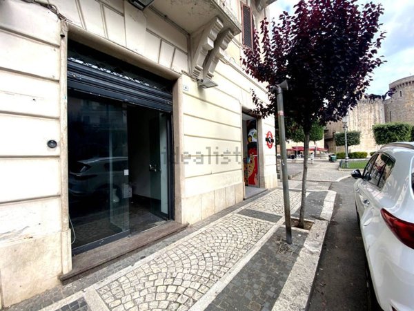 locale commerciale in affitto a Fondi