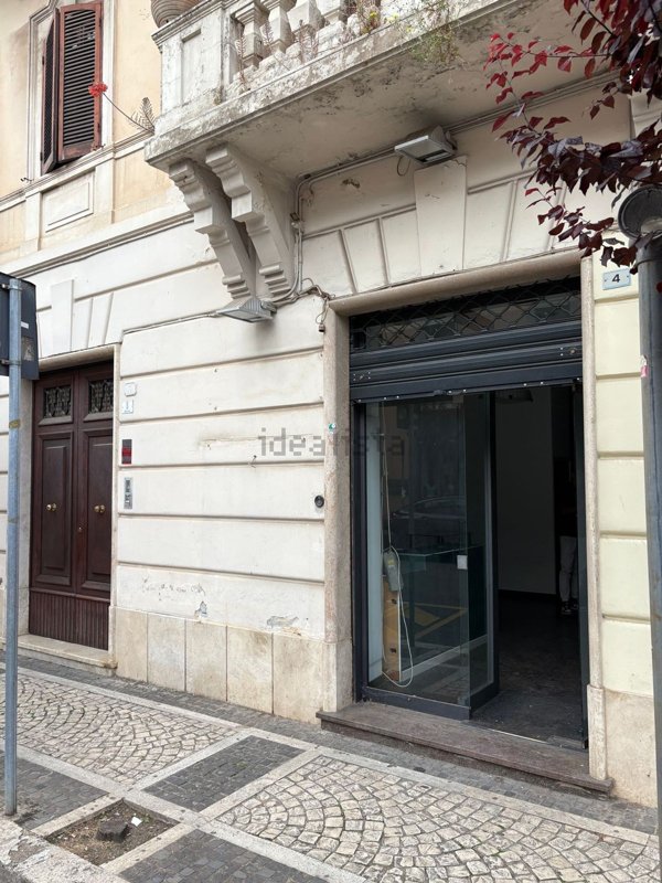 locale commerciale in affitto a Fondi
