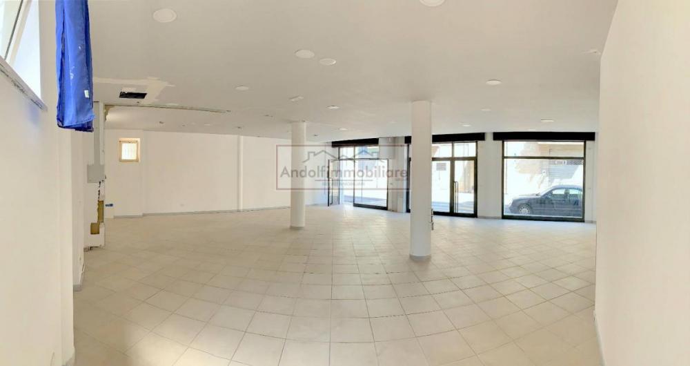 locale commerciale in affitto a Fondi