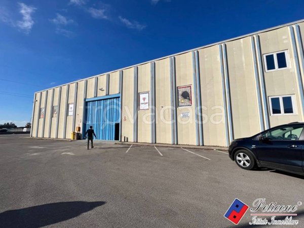 capannone in affitto a Fondi