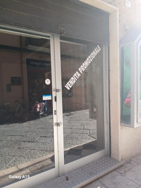 negozio in affitto a Fondi