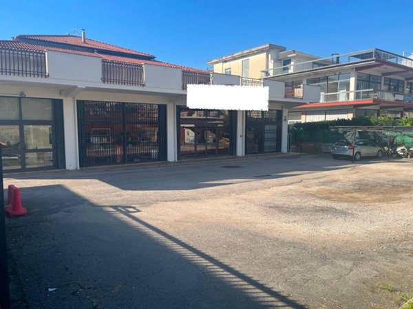 negozio in affitto a Fondi