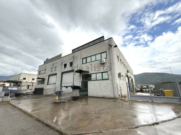 capannone in affitto a Fondi