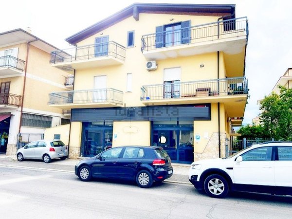 locale commerciale in affitto a Fondi