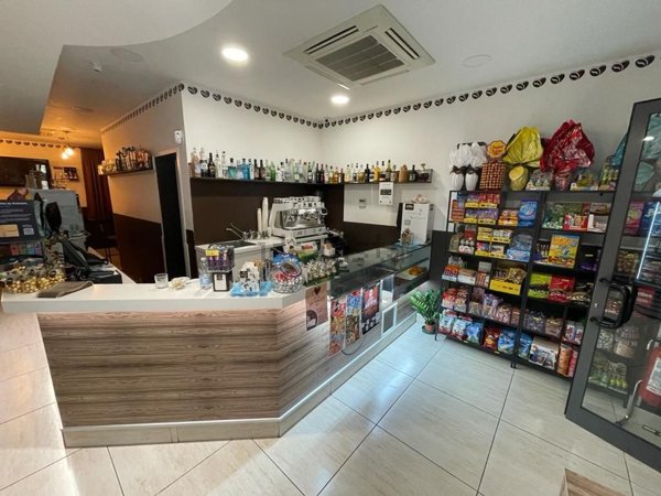 negozio in affitto a Fondi