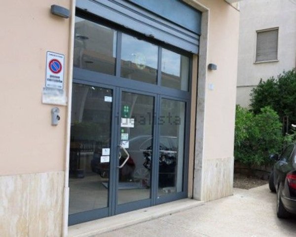 locale commerciale in affitto a Fondi